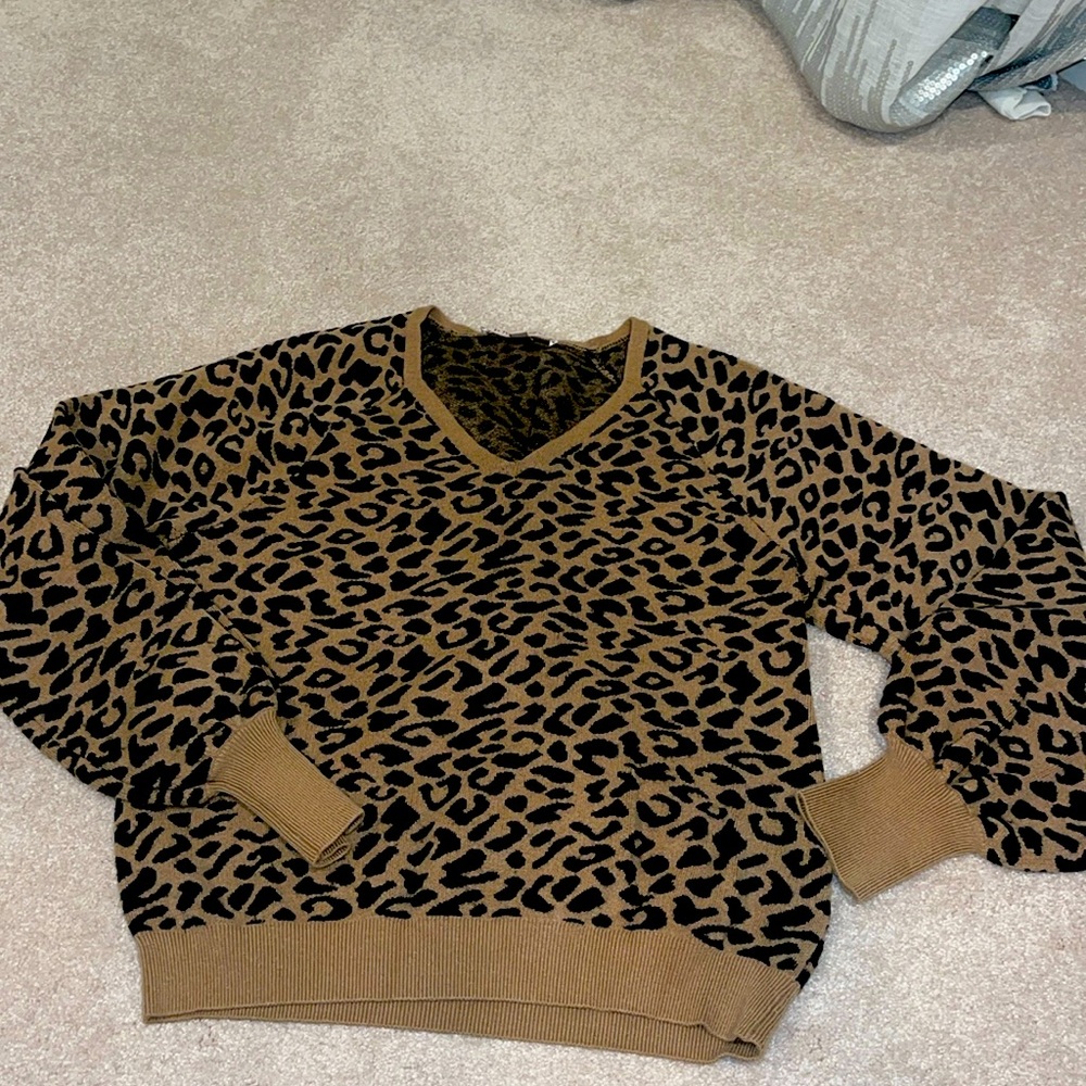 Philosophy Cheetah V Neck Sweater Womens Size Small